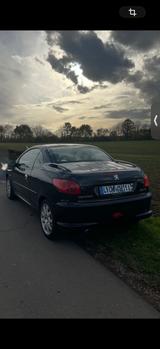 Peugeot 206 cc , TÜV 09/2027, Neues Getriebe uvm! - Peugeot 206 mit Benzin-Antrieb: Automatik