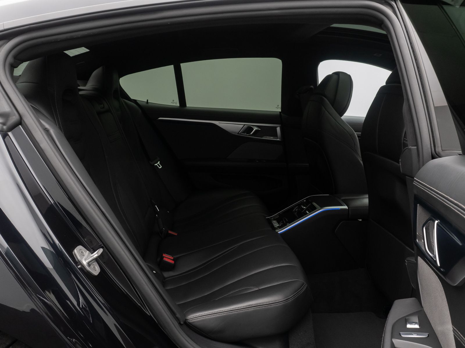 Fahrzeugabbildung BMW M850i xD Gran Coupé 360°Laser SoftCl DispKey 20"