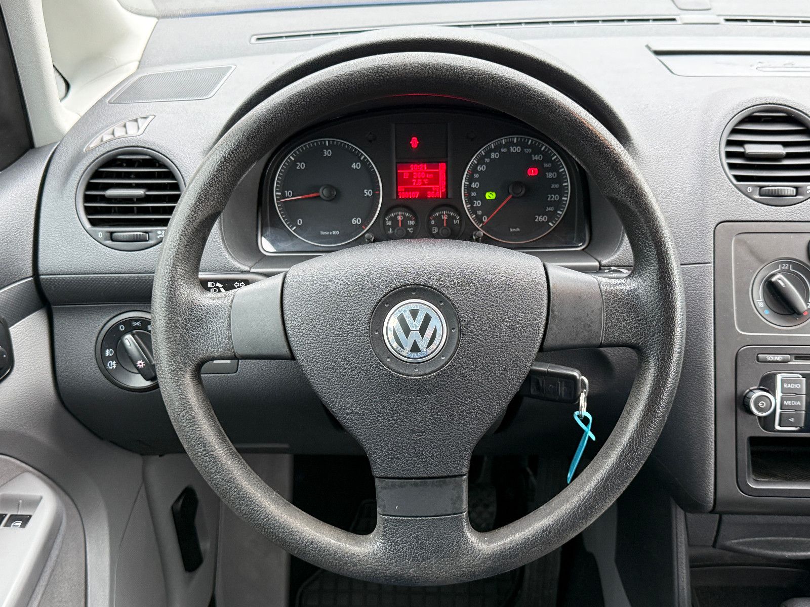 Fahrzeugabbildung Volkswagen Caddy Maxi Life 1.9 TDi DSG 7-Sitzer AHK PDC