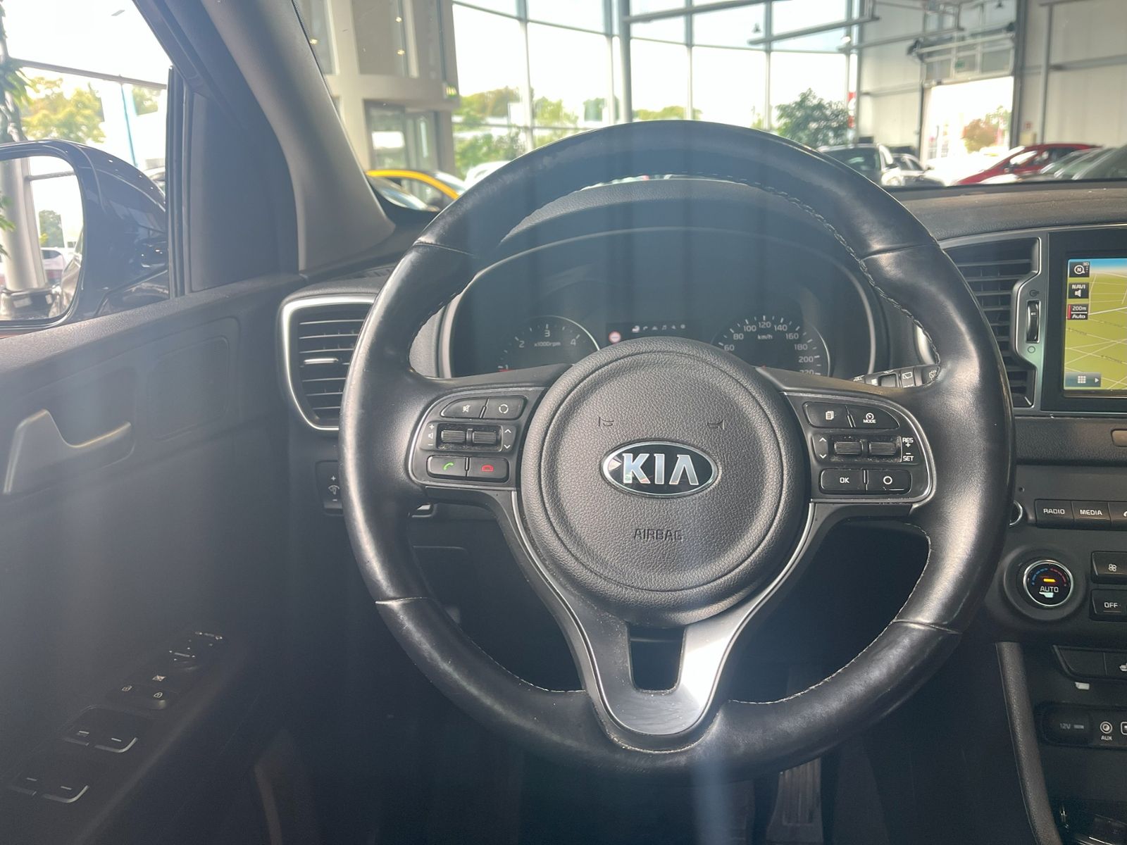 Fahrzeugabbildung Kia Sportage 2.0 CRDI AWD Spirit XEN NAV JBL 19"
