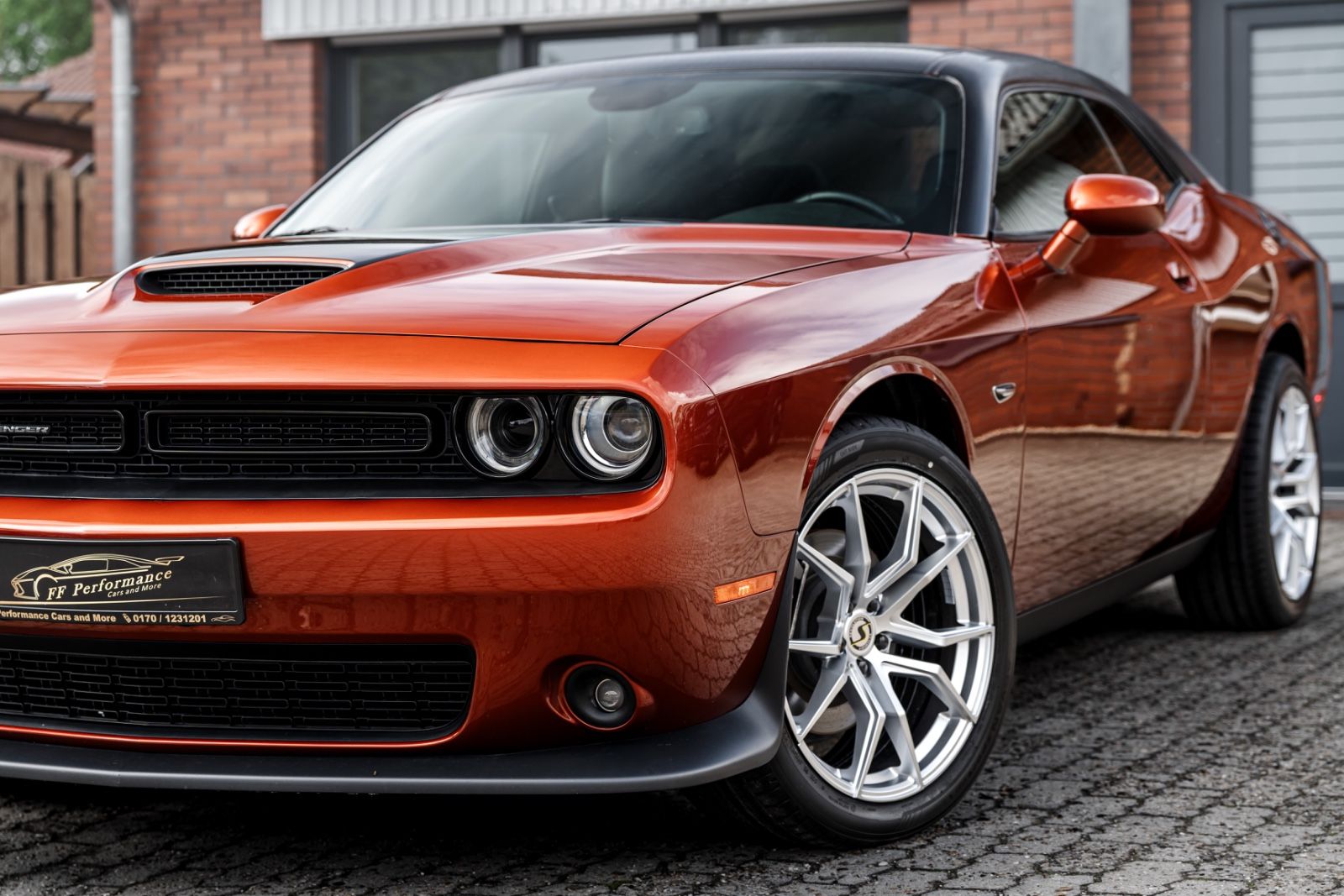 Dodge Challenger - 1
