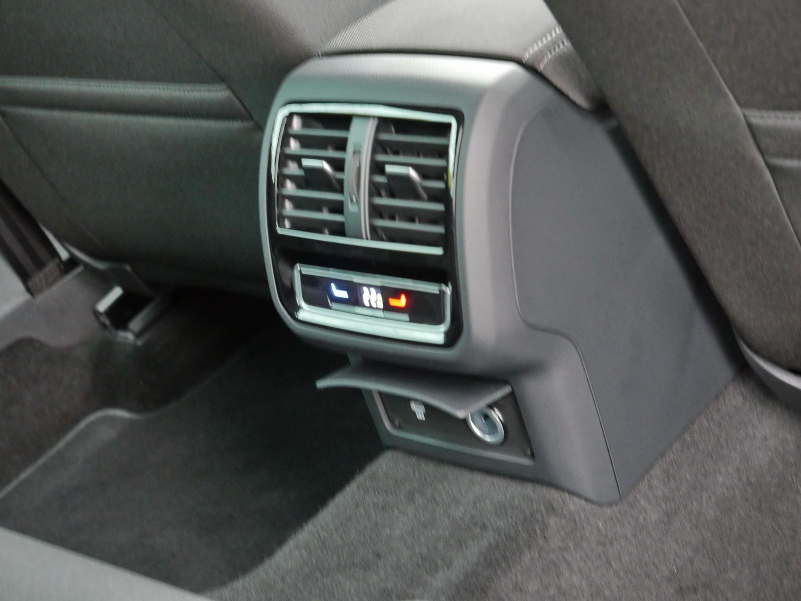Volkswagen Passat Variant - Bild 17
