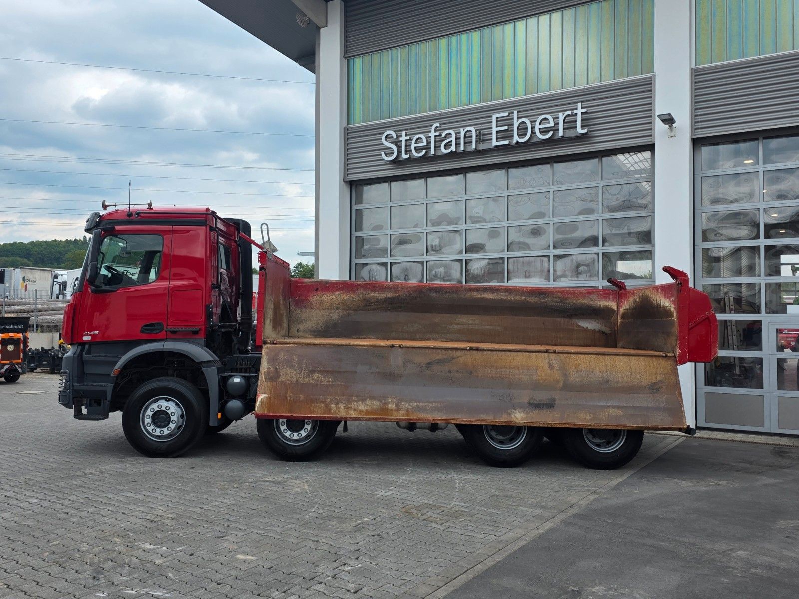 Fahrzeugabbildung Mercedes-Benz Arocs 4145 K 8x4 Meiller Bordmatik PPC