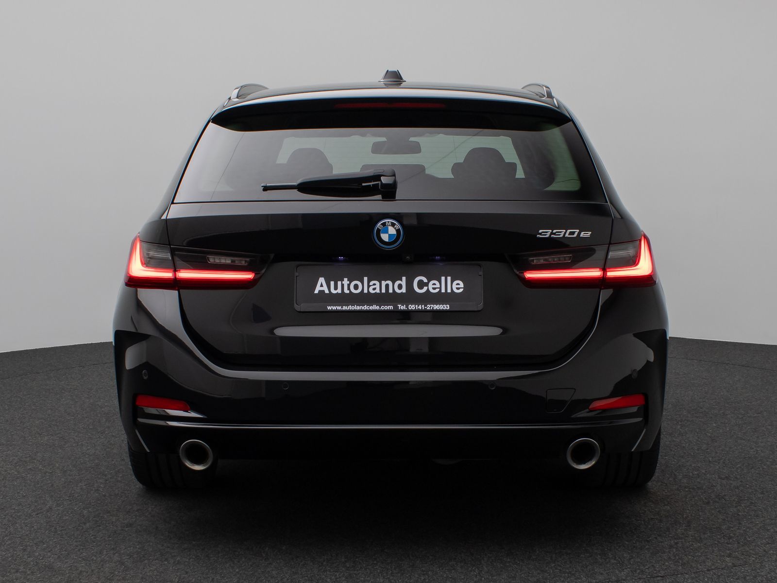 Fahrzeugabbildung BMW 330e Kamera HUD DAB H/K Stop&Go AHK Komfort LED