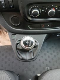 Renault Trafic - 12