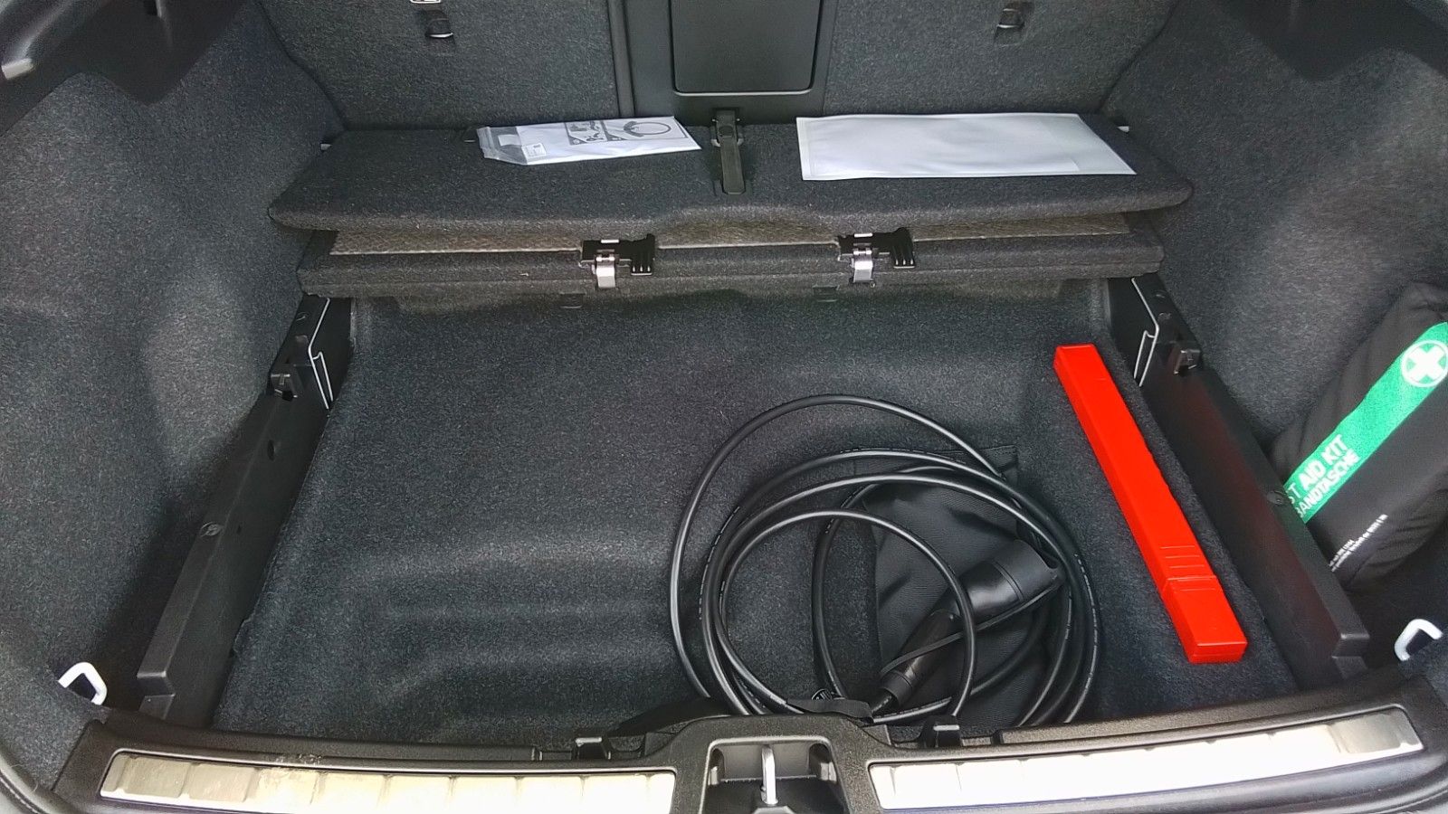 Fahrzeugabbildung Volvo C40 Recharge Pure Electric Ultimate Single M