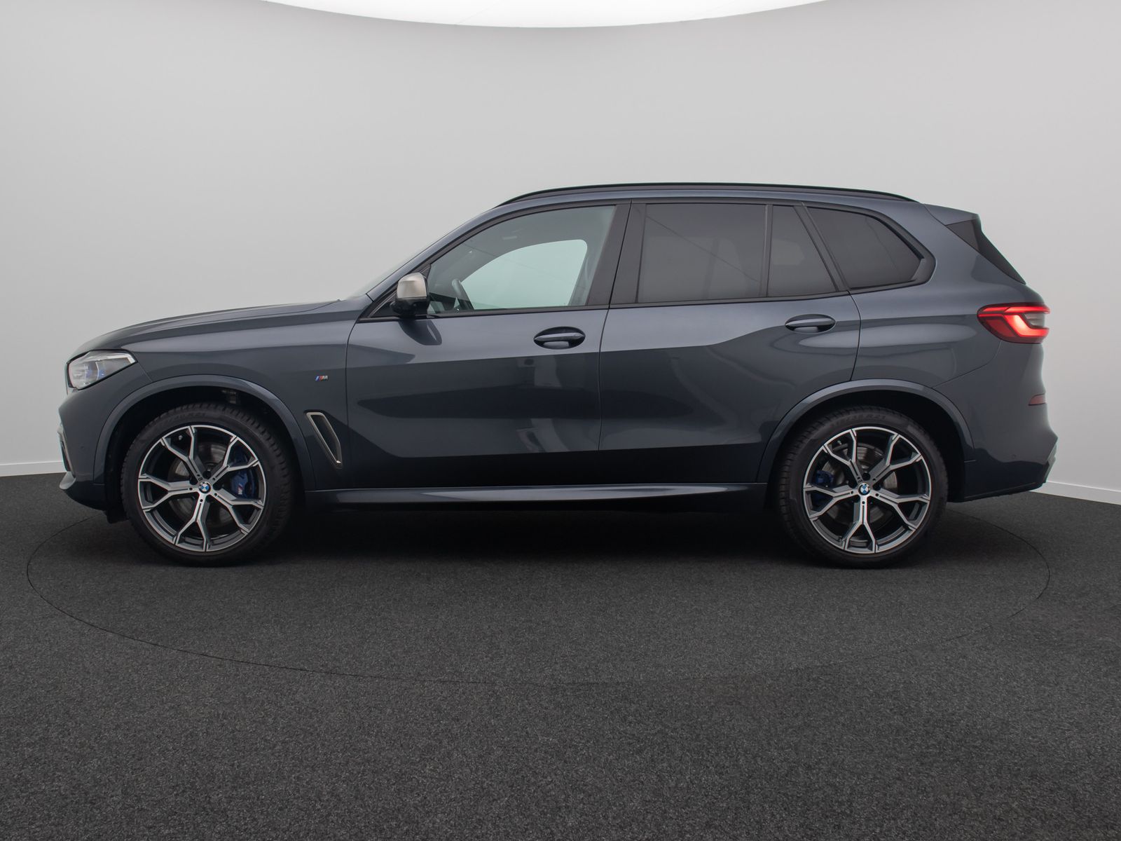 Fahrzeugabbildung BMW X5 M50d Panorama H/K 360° AHK Komfort HUD DAB