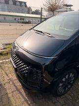 Hyundai STARIA 2.2 CRDi Signature 7-Sitzer Auto 2WD ... - blaue Hyundai STARIA