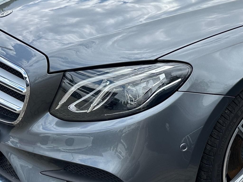 Fahrzeugabbildung Mercedes-Benz E300 dT AMG AHK Totwi. Ambie. LED SHZ Schiebe.