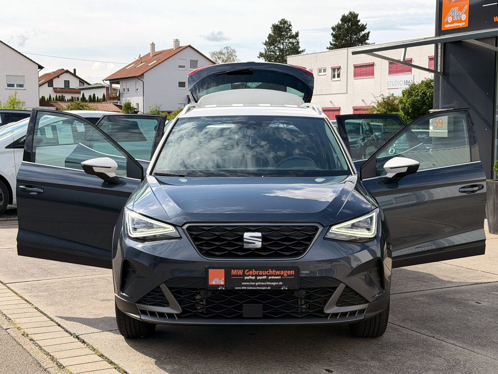 Fahrzeugabbildung SEAT Arona 1.0 TSI DSG FR ACC LED NAV KAM PDC SHZ