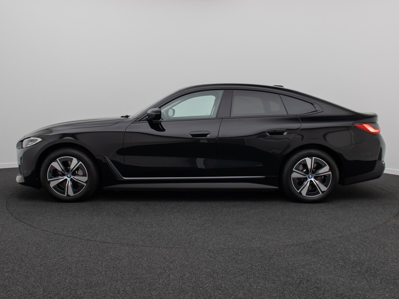 Fahrzeugabbildung BMW i4 eD40 Gran Coupe DAB Kamera Widscreen Sportstz