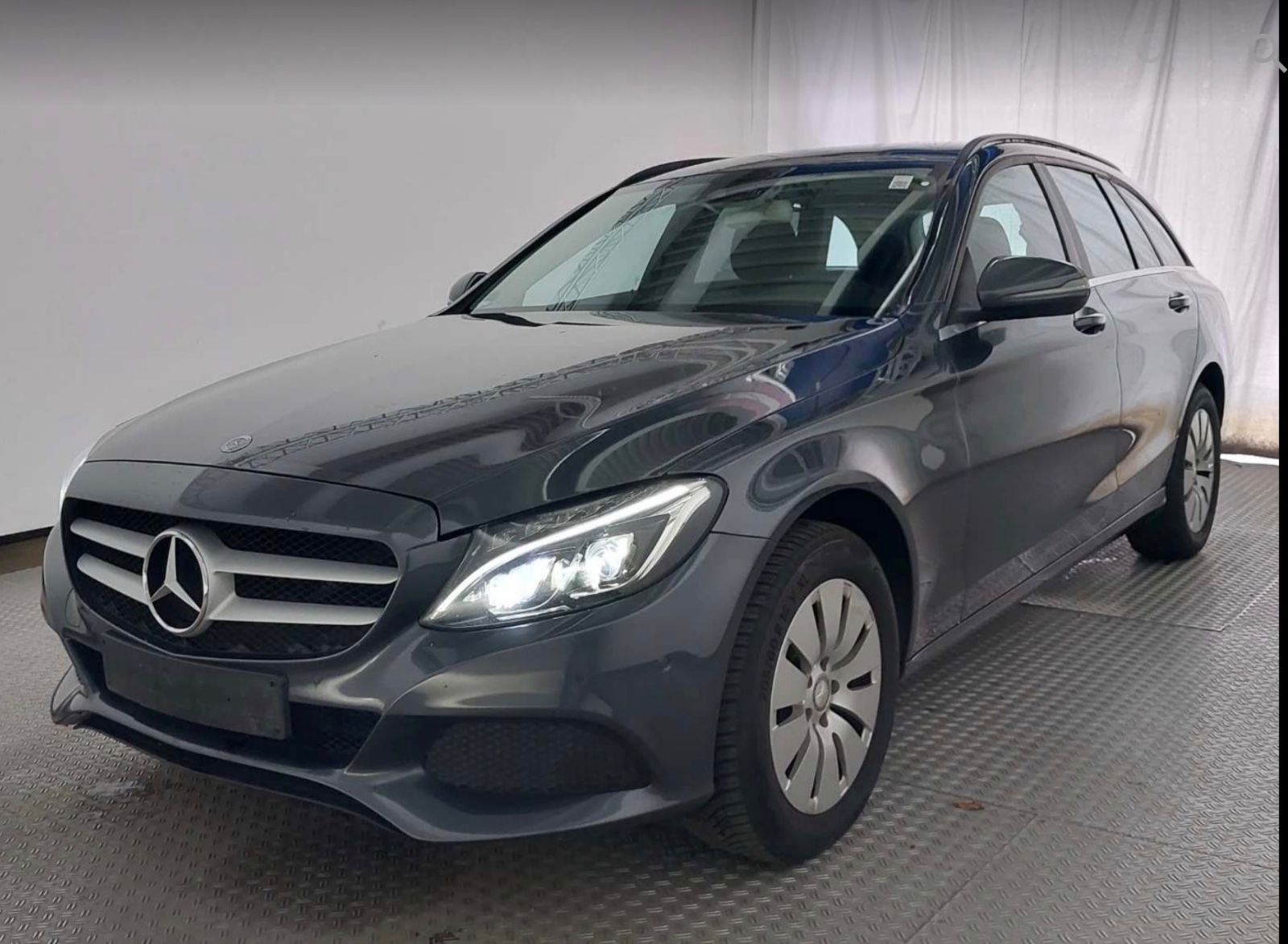 MERCEDES-BENZ C 220