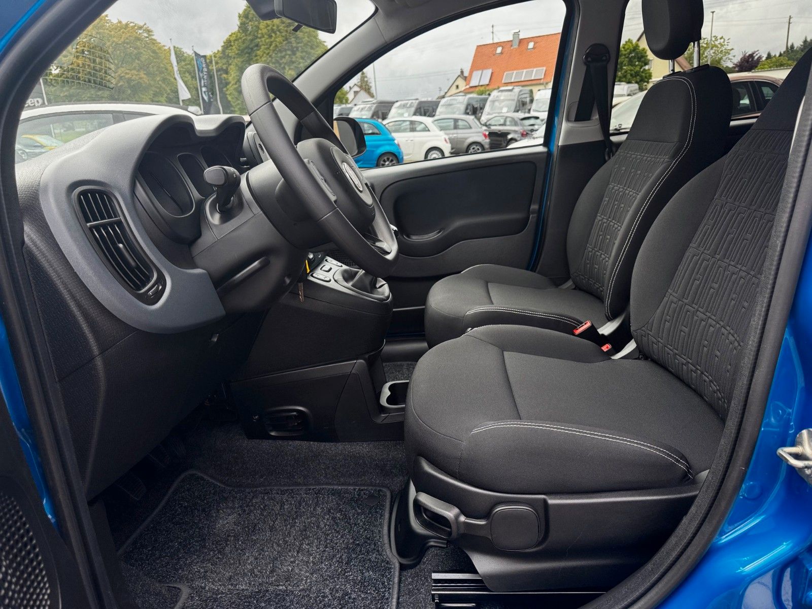 Fahrzeugabbildung Fiat Panda MY23 CROSS 1.0 GSE CARPLAY KLIMA