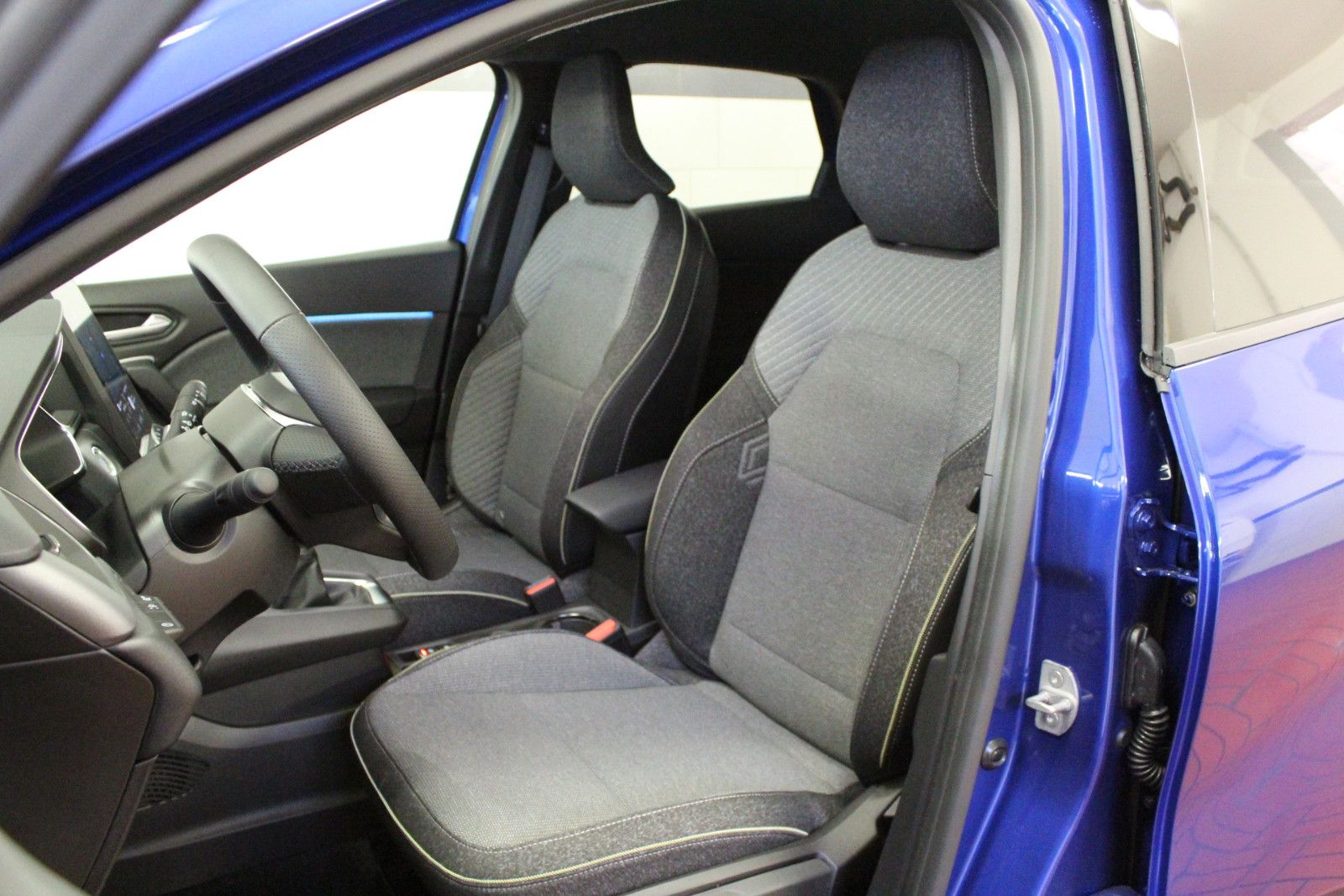 Fahrzeugabbildung Renault Captur TCe 115 KISS Sondermodell *Winter-Pak*Nav