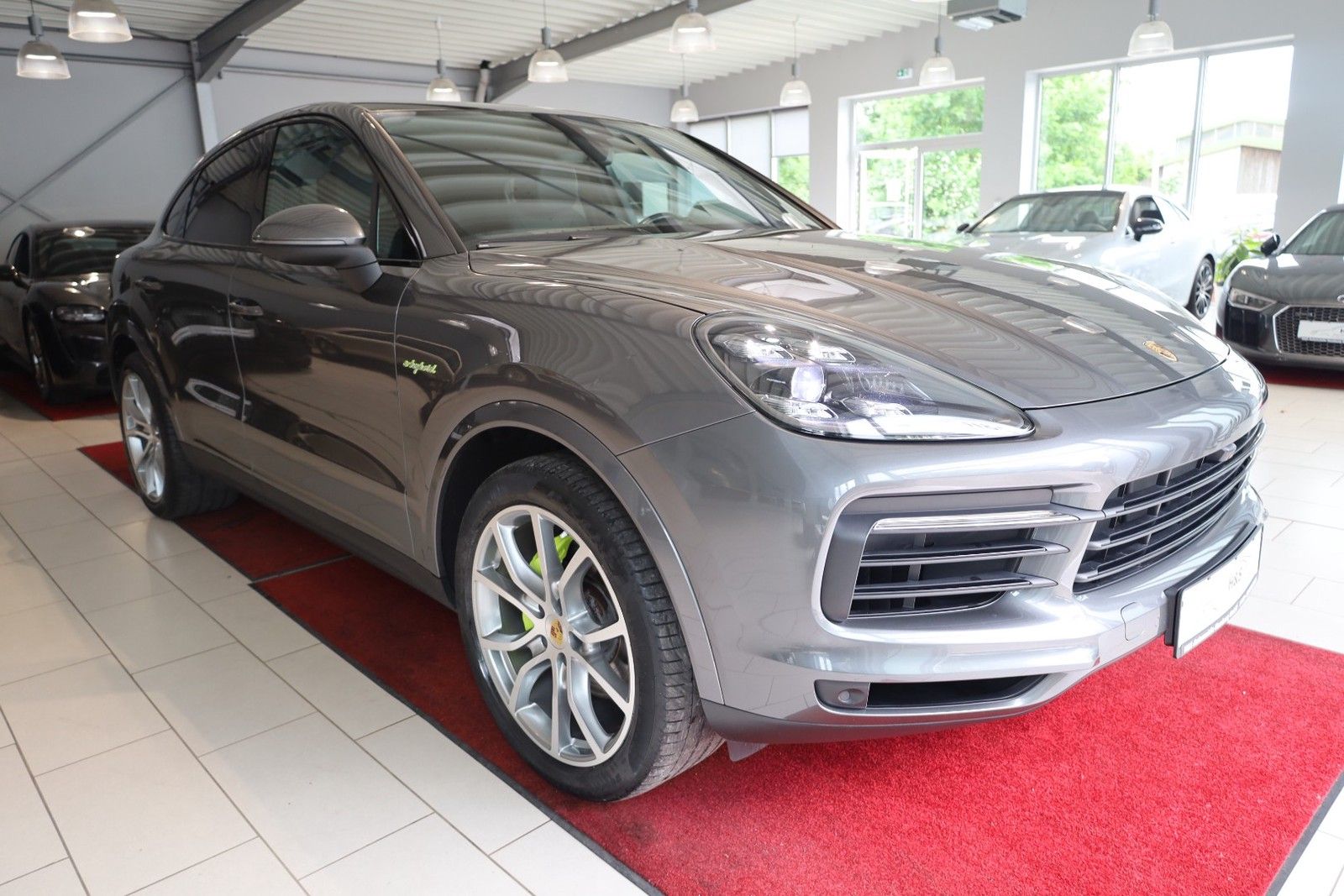 Porsche Cayenne Coupe E-Hybrid Panorama foto 9