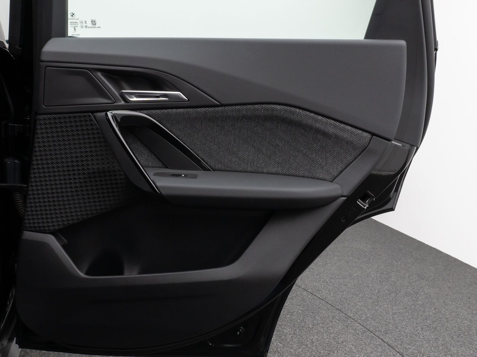 Fahrzeugabbildung BMW iX1 xDrive30 Kamera DAB Sitzhzg LED M Fahrwerk