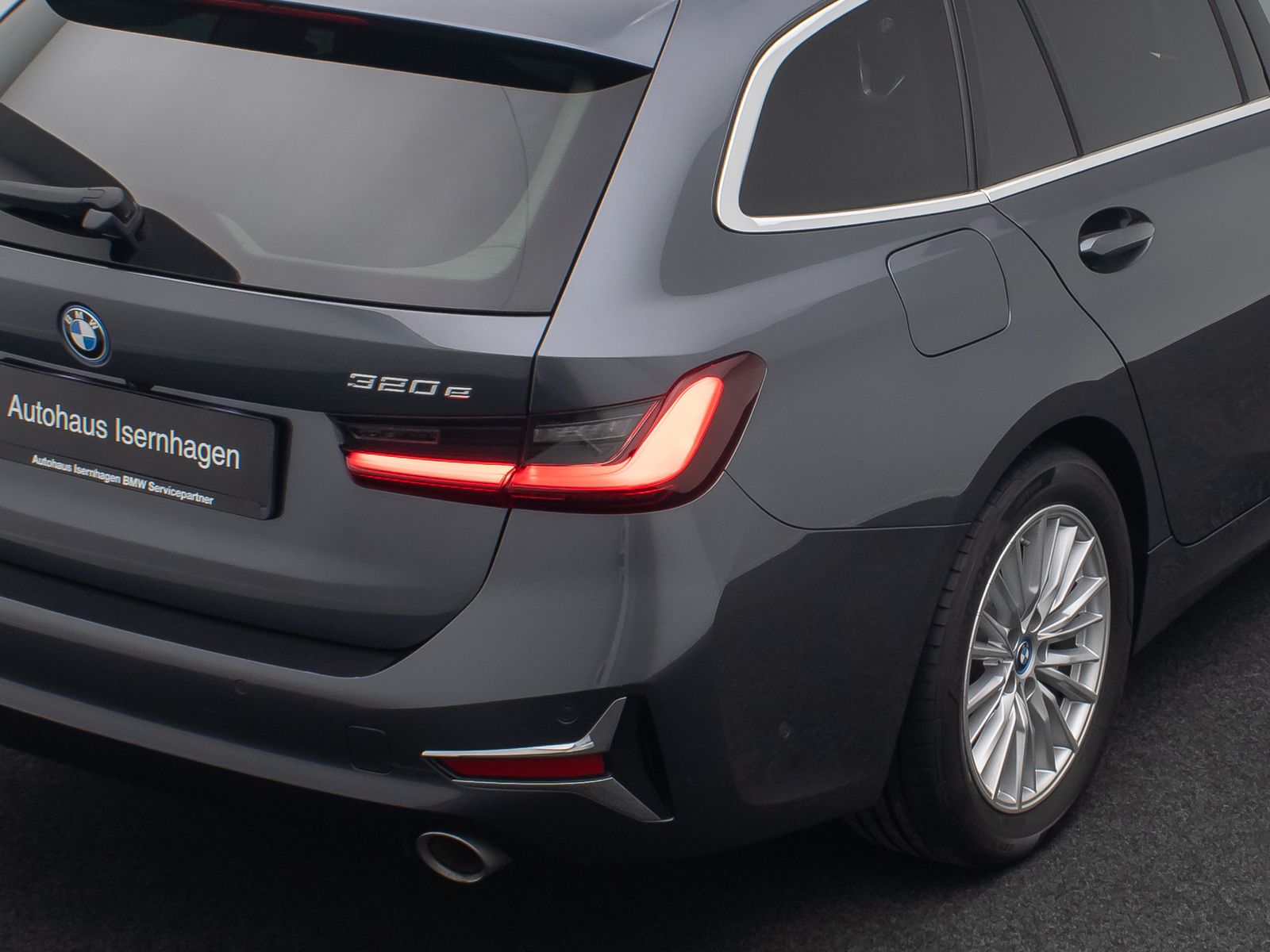 Fahrzeugabbildung BMW 320e Luxury Line Laser DAB HiFi Panorama Kamera