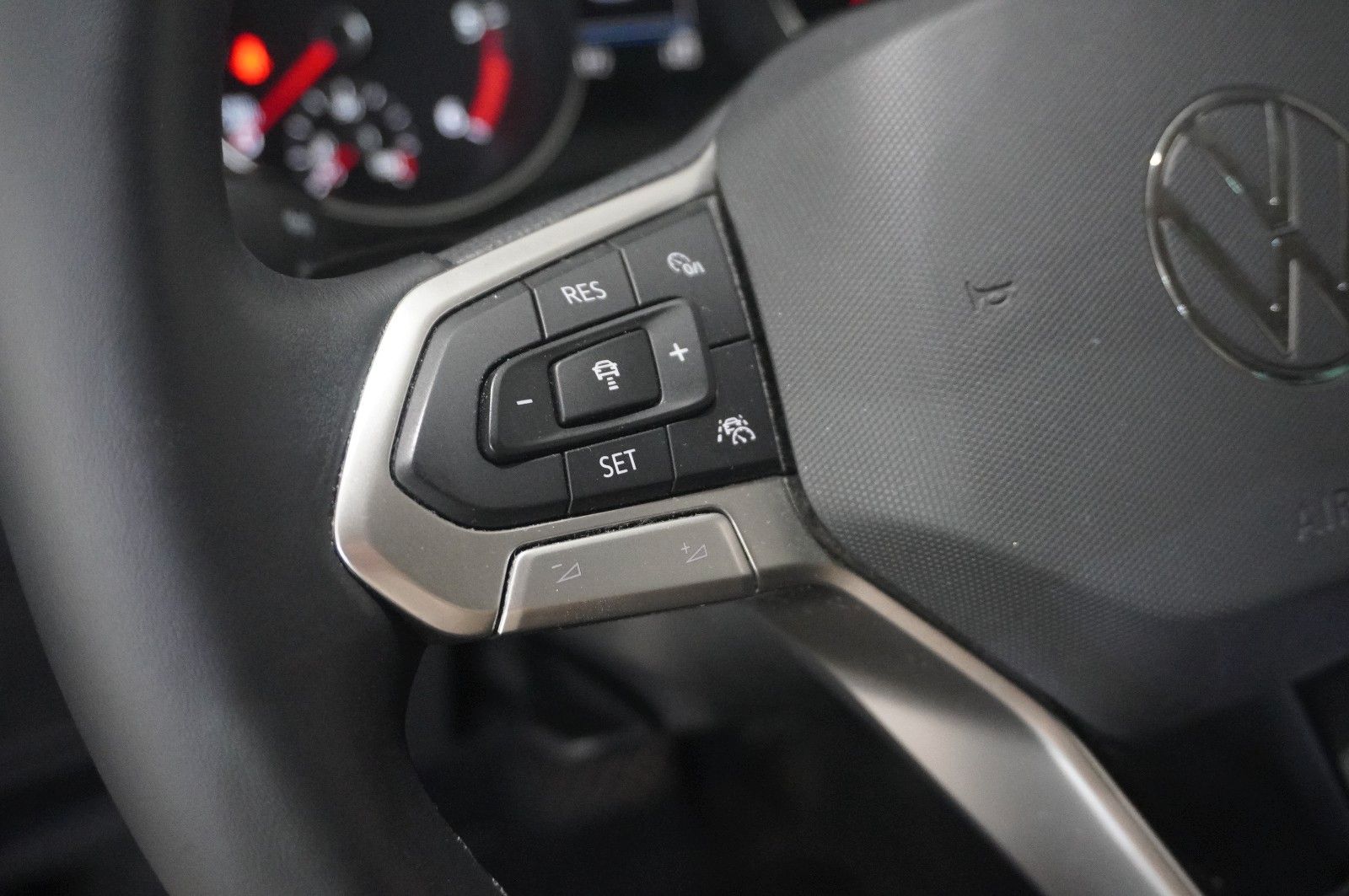 Fahrzeugabbildung Volkswagen Passat Var. 2.0D BUSINESS DSG NAVI/LED/KAMERA/SH