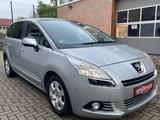Peugeot 5008 Family *1.6T-156PS/Klimaa./PDC/Head-Up* - Peugeot 5008 mit Benzin-Antrieb: Kleinbus, 1.6