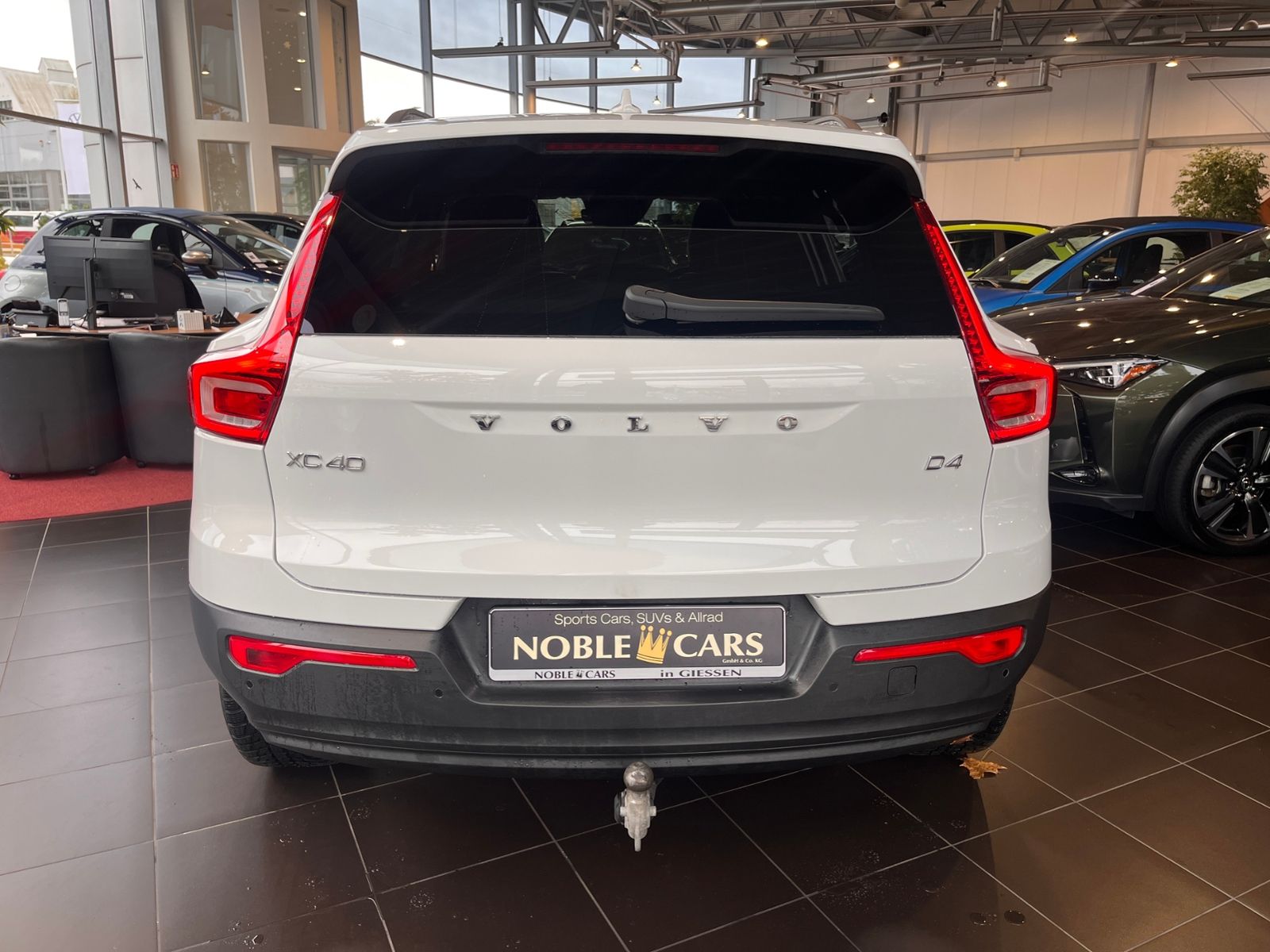 Fahrzeugabbildung Volvo XC40 AWD AHK LED NAVI ALU