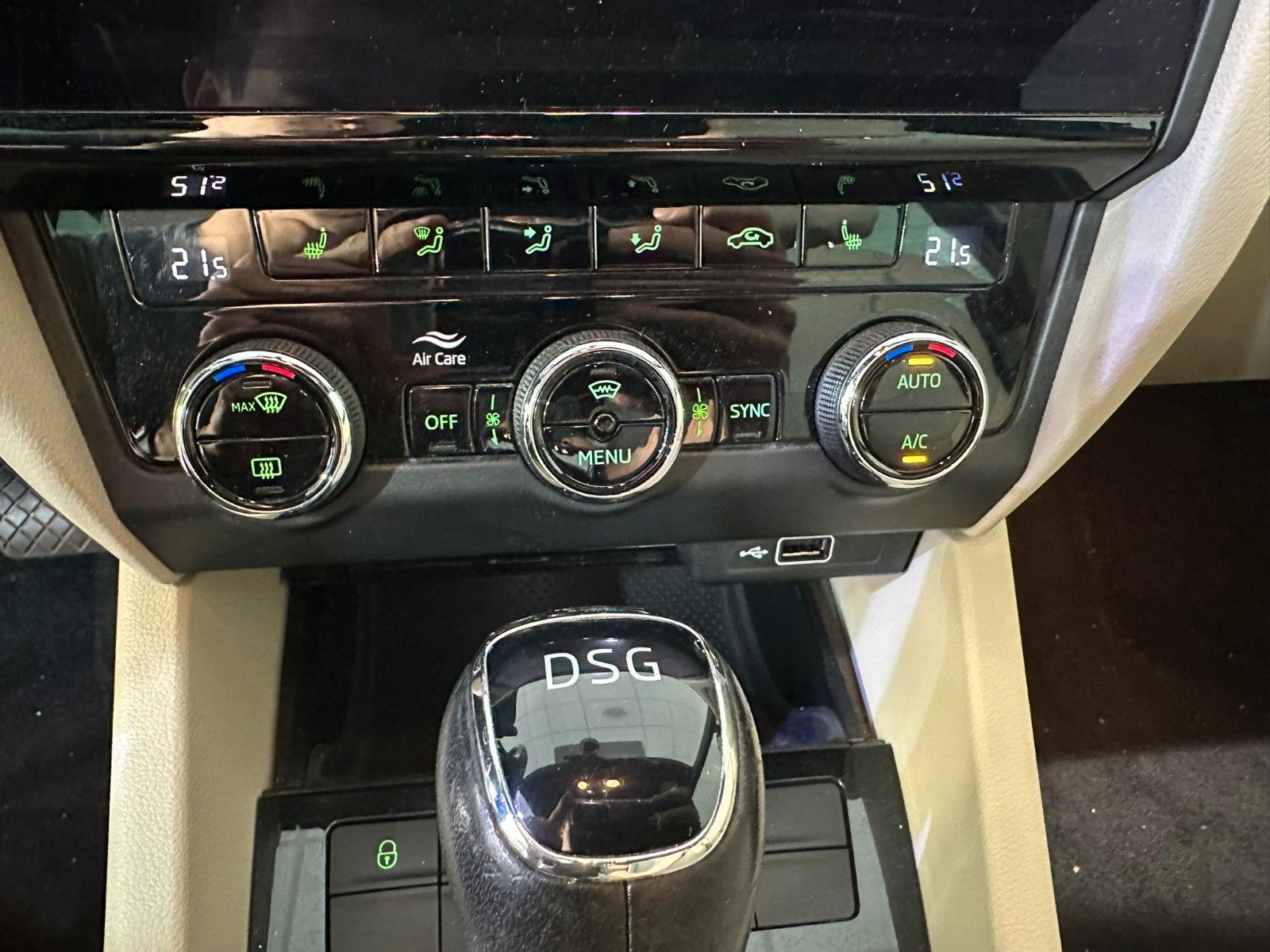 Fahrzeugabbildung SKODA Octavia Combi Style 1.5TSI LED/NAVI/SHZ/AHK