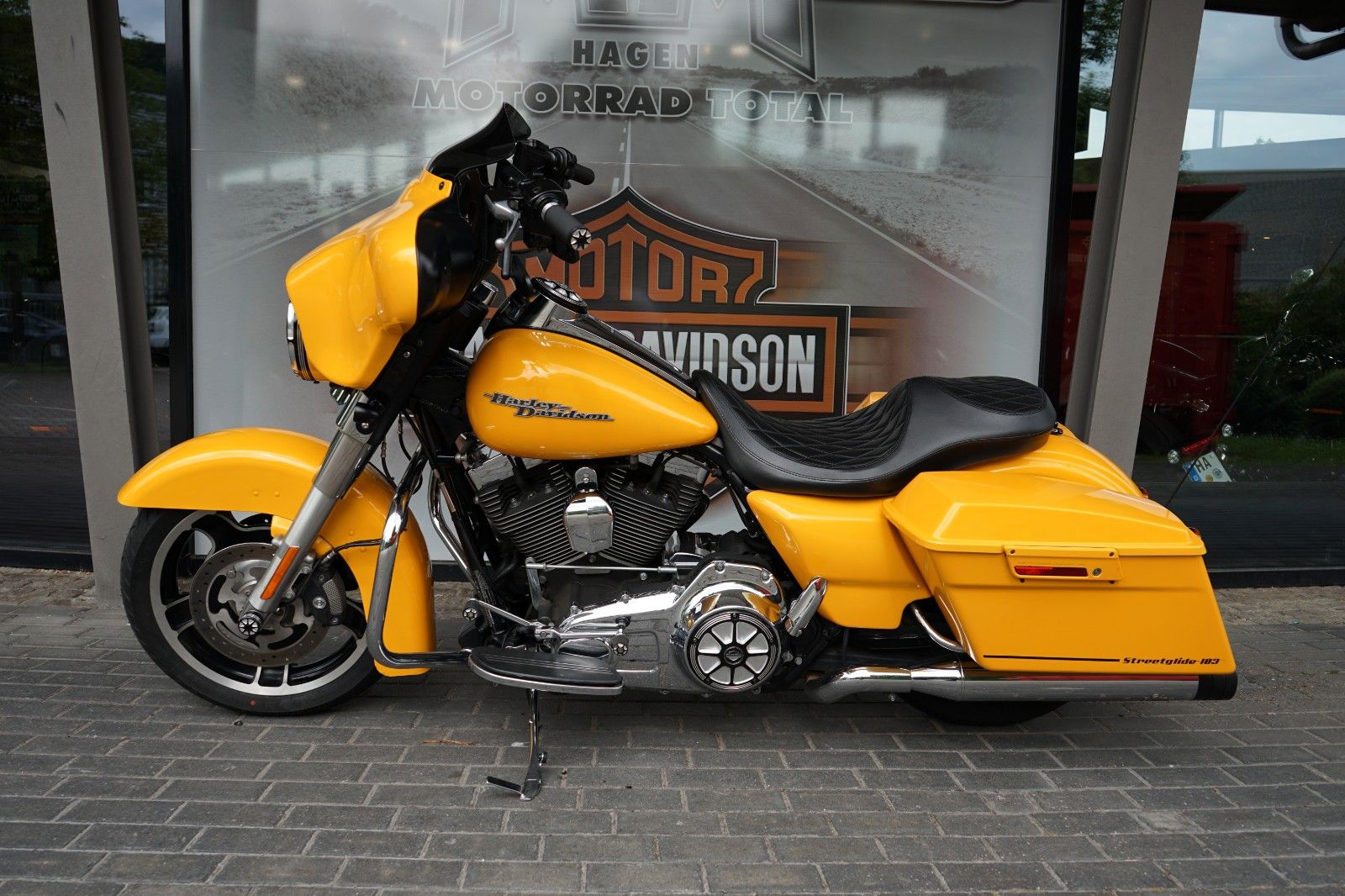 Fahrzeugabbildung Harley-Davidson Street Glide 103 - Jekill & Hyde - Garmin