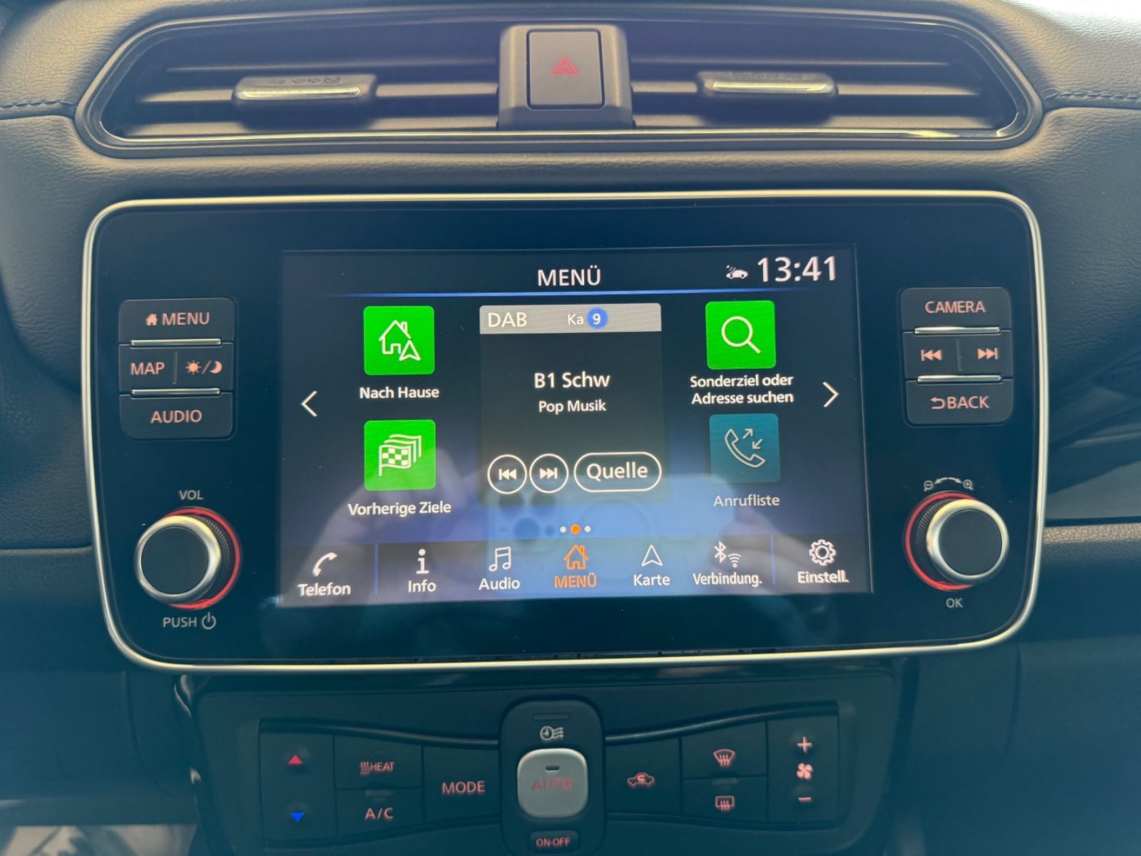 Fahrzeugabbildung Nissan Leaf Tekna Winter-Paket 2-Farb-Lackierung BOSE