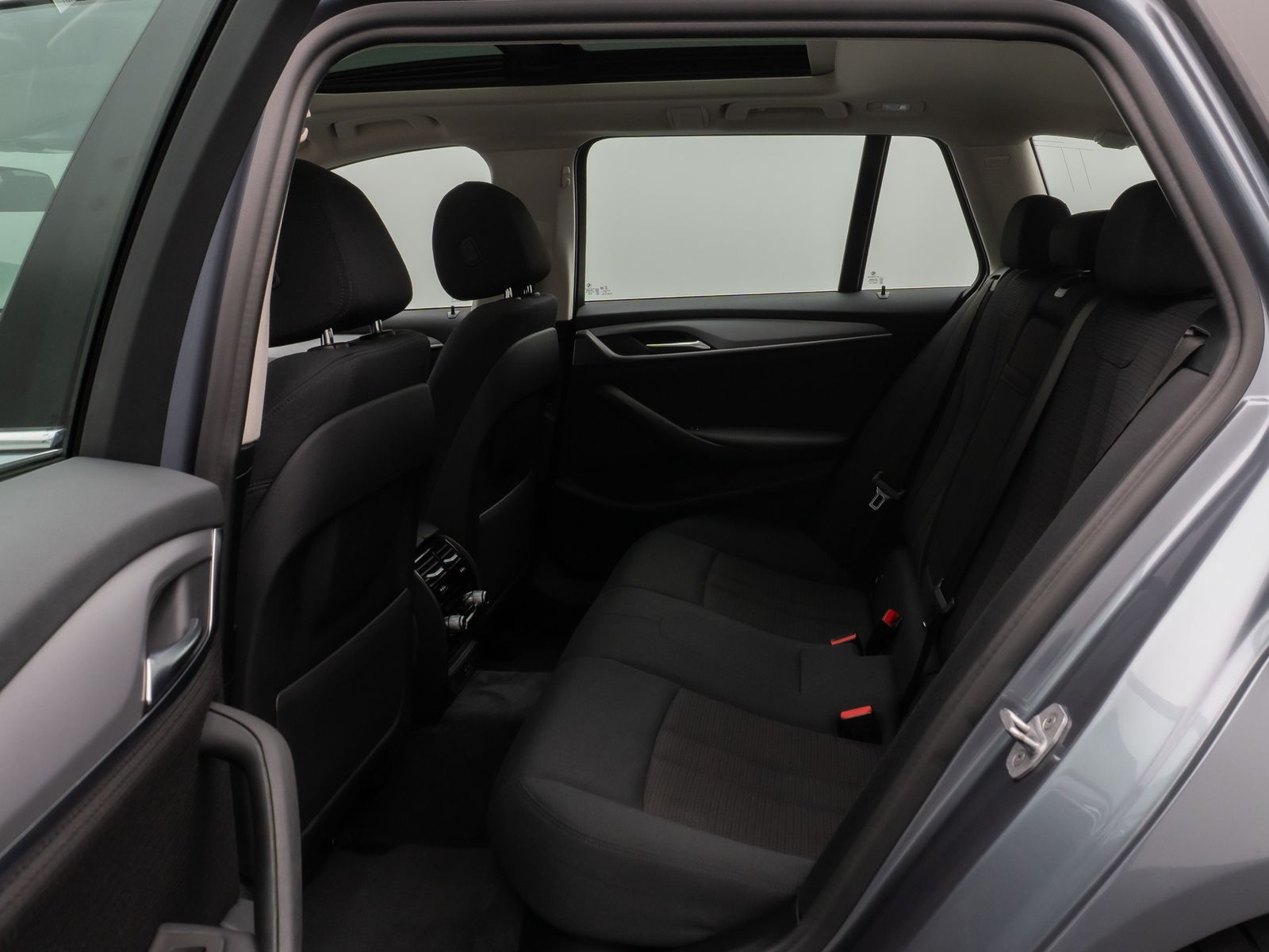 Fahrzeugabbildung BMW 520d xD Panorama Kamera DAB HiFi ACC 4xKlima