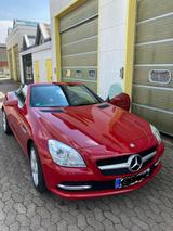 Mercedes-Benz SLK 200 - - Mercedes-Benz SLK 200: Rot
