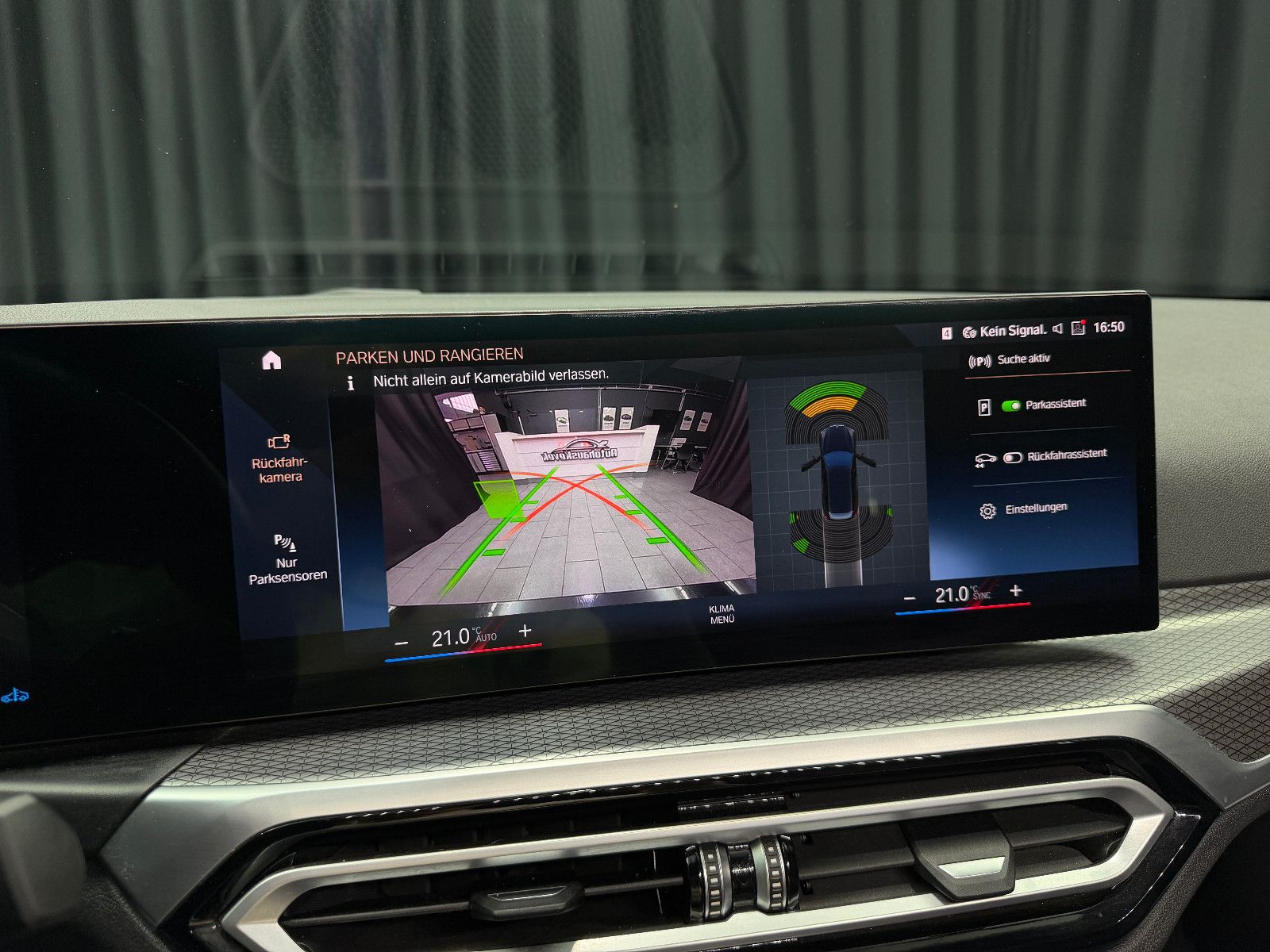 Fahrzeugabbildung BMW 320i Touring M Sport|HIFI|RF-CAM|ACC