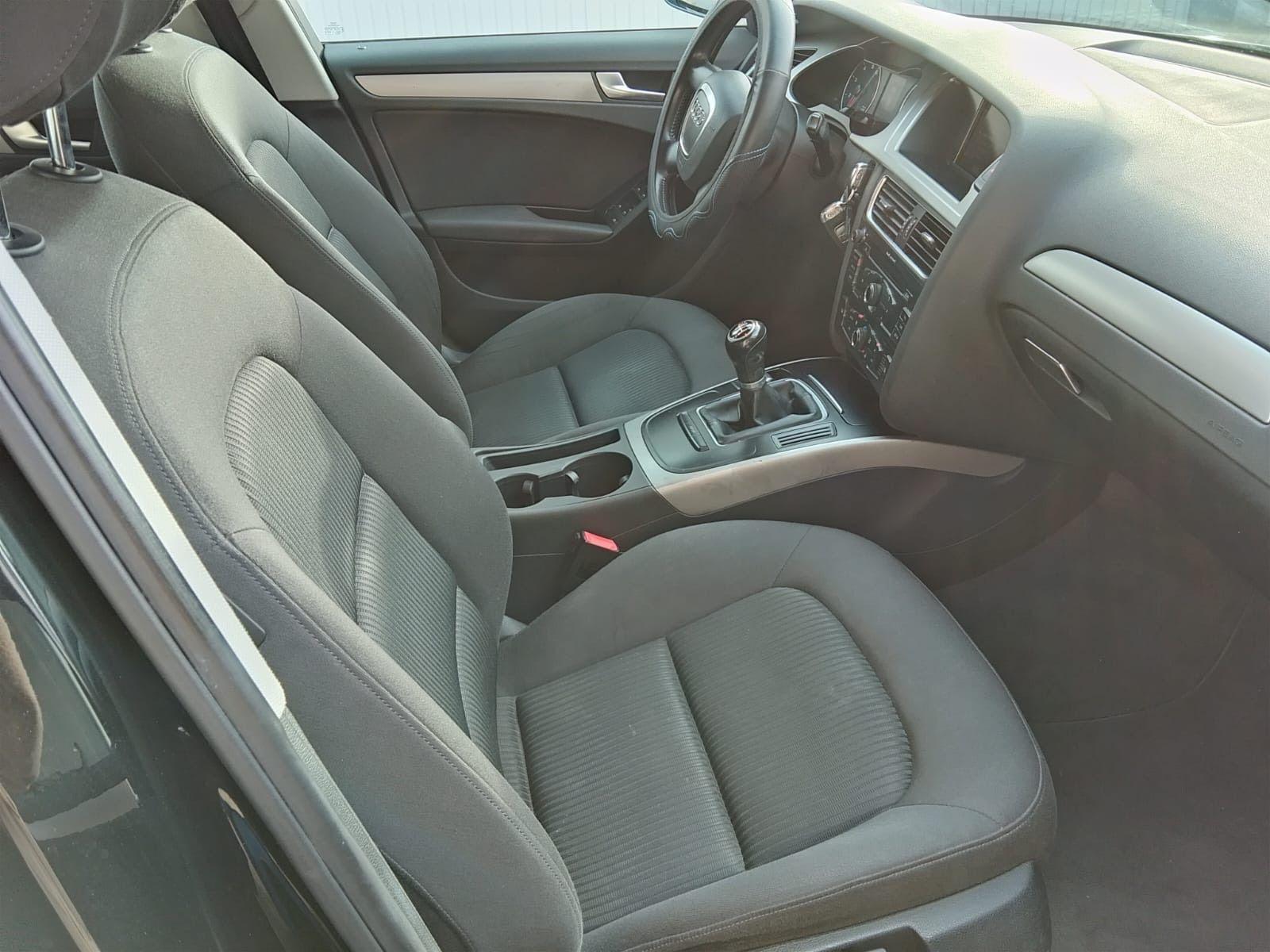 Audi A4 2009 — photo 5