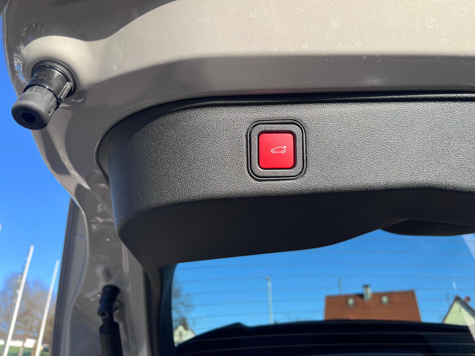 Fahrzeugabbildung Alfa Romeo Junior Ibrida 1.2 VGT 48V-Hybrid 107 kW Ti