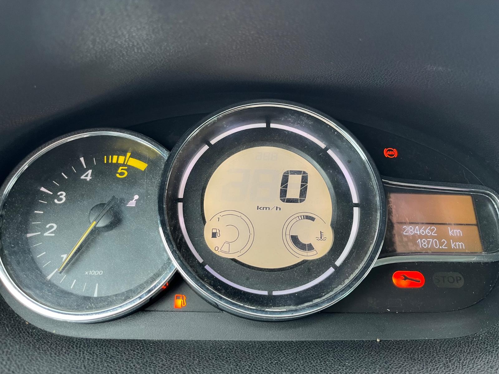 Renault Megane 2011 — photo 11
