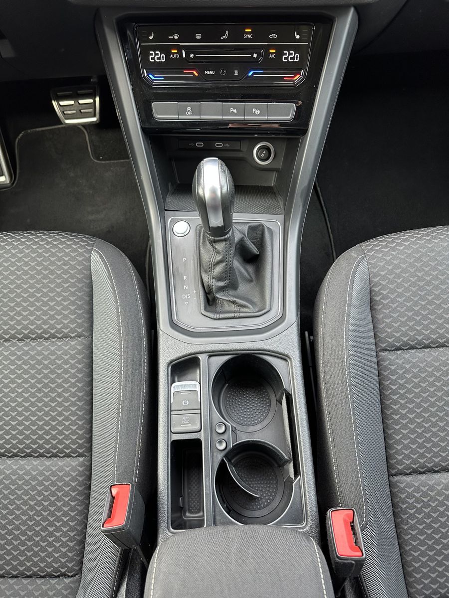 Fahrzeugabbildung Volkswagen Touran 2.0 TDI DSG ACTIVE NAV+LED+AHK+KAMERA+SHZ