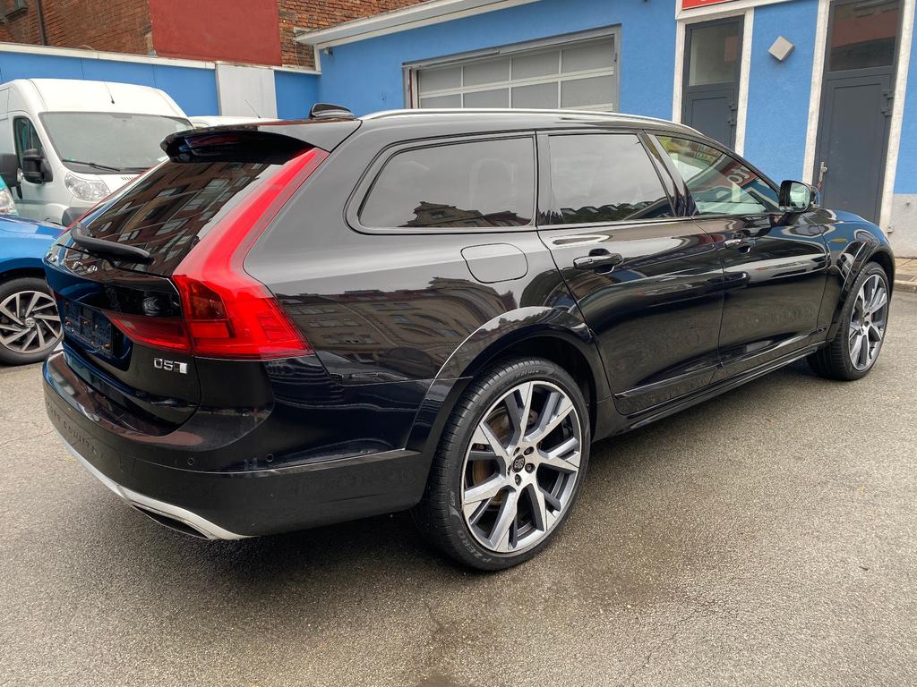 Volvo V90 Cross Country