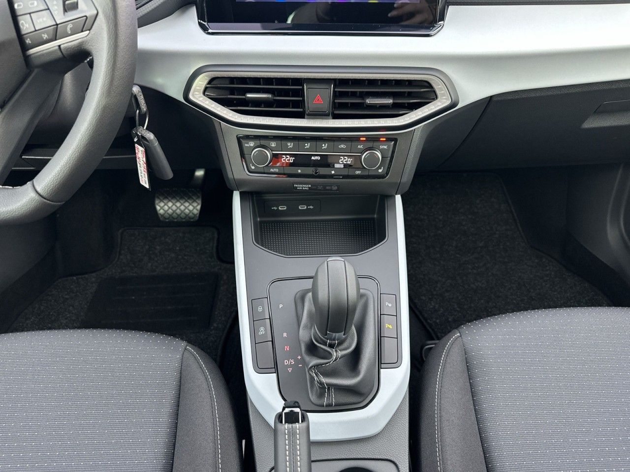 Fahrzeugabbildung SEAT Arona Road Edition 1.0 TSI 116 PS DSG