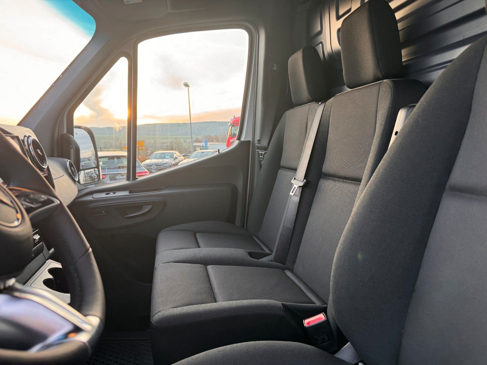 Fahrzeugabbildung Mercedes-Benz Sprinter 319 CDI 4325 Klima Kamera AHK LED