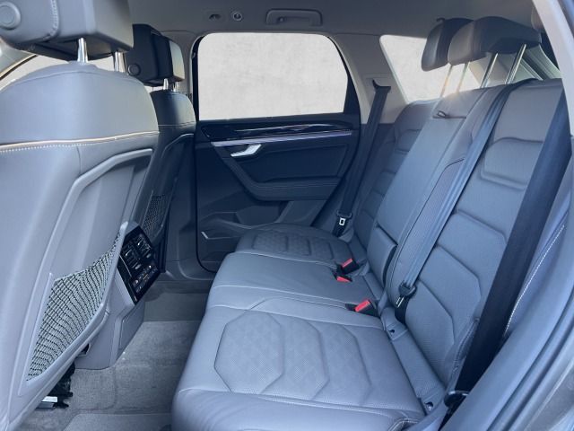 Touareg R-Line 3.0 V6 TDI DSG 4M AHK*Leder*Luft*