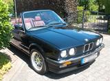 BMW E 30 325i Cabrio Oldtimer - 1. Hand - BMW 325 in Krefeld