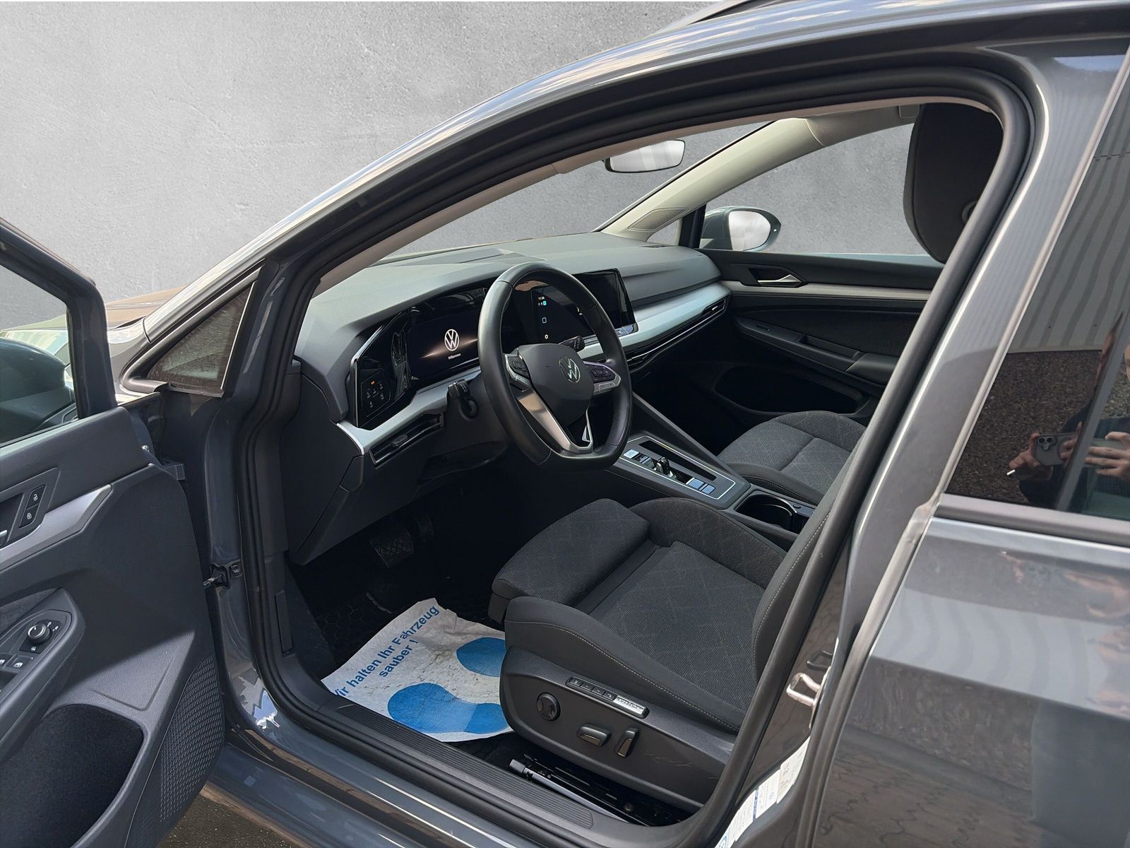 Fahrzeugabbildung Volkswagen Golf Variant 2.0 TDI Life AHK ACC AppConnect