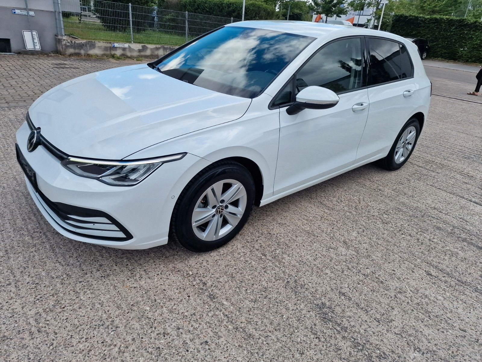 Volkswagen Golf VIII Lim. Life,Kam,Navi,Keyless, Totwinkel imagem 2