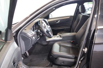Mercedes-Benz E 220 T Avantgarde FRONT+ILS+GSD+AHK