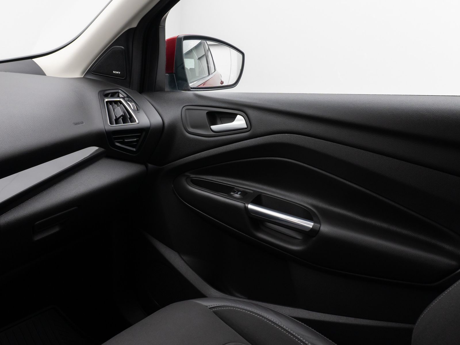 Fahrzeugabbildung Ford Kuga Titanium Navigation Kamera Sitzhzg Tempomat
