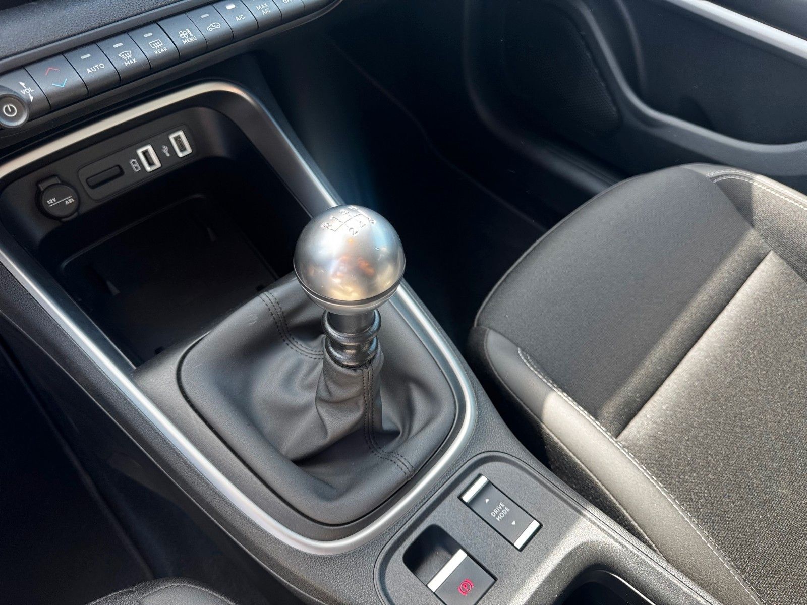 Fahrzeugabbildung Jeep Avenger 1.2 Altitude Navi Kamera El. Heckklappe