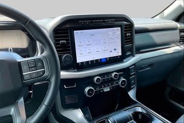 Ford F 150 Lightning XLT 2025 schwarz im Vorlauf