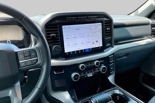 Ford F 150 Lightning XLT 2025 schwarz im Vorlauf