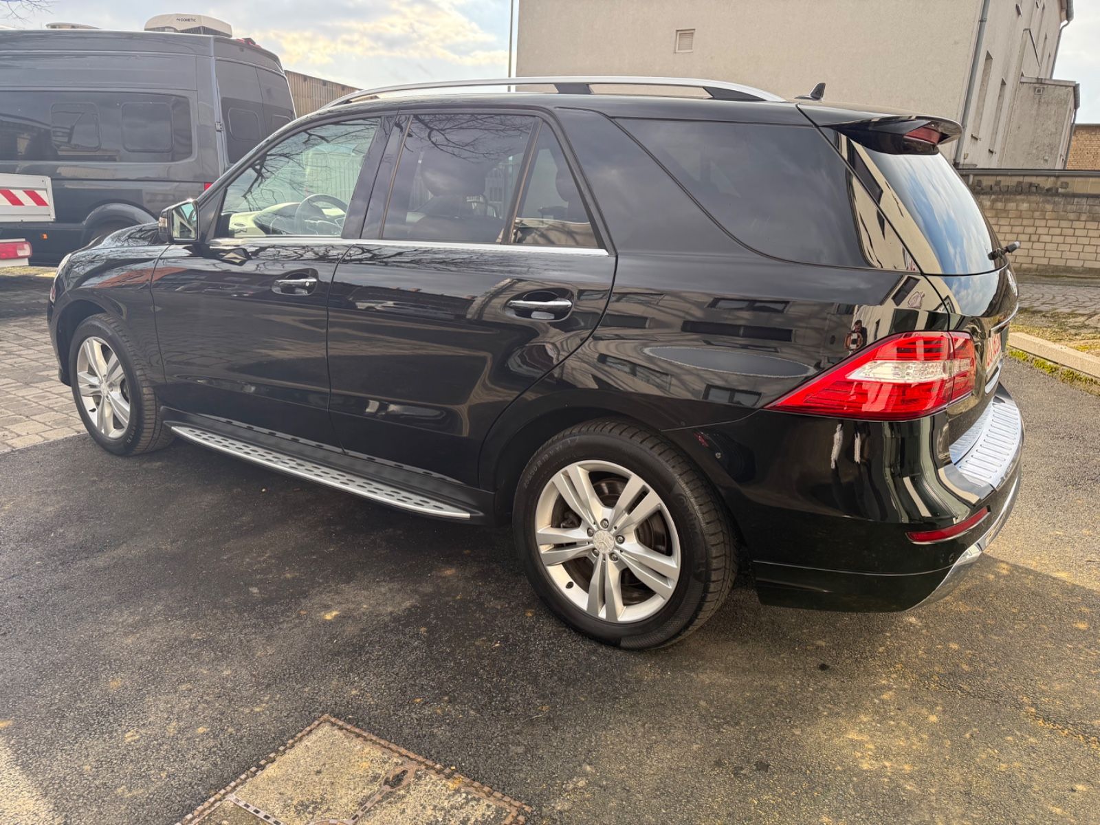 Fahrzeugabbildung Mercedes-Benz ML 500 AMG Line Panorama