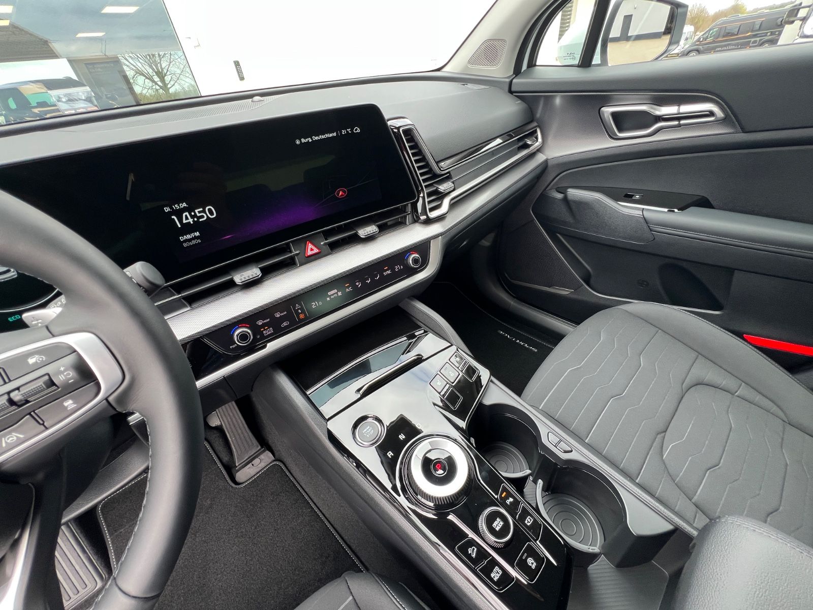 Fahrzeugabbildung Kia SPORTAGE 1.6T 48V 2WD DCT ULTIMATE EDITION
