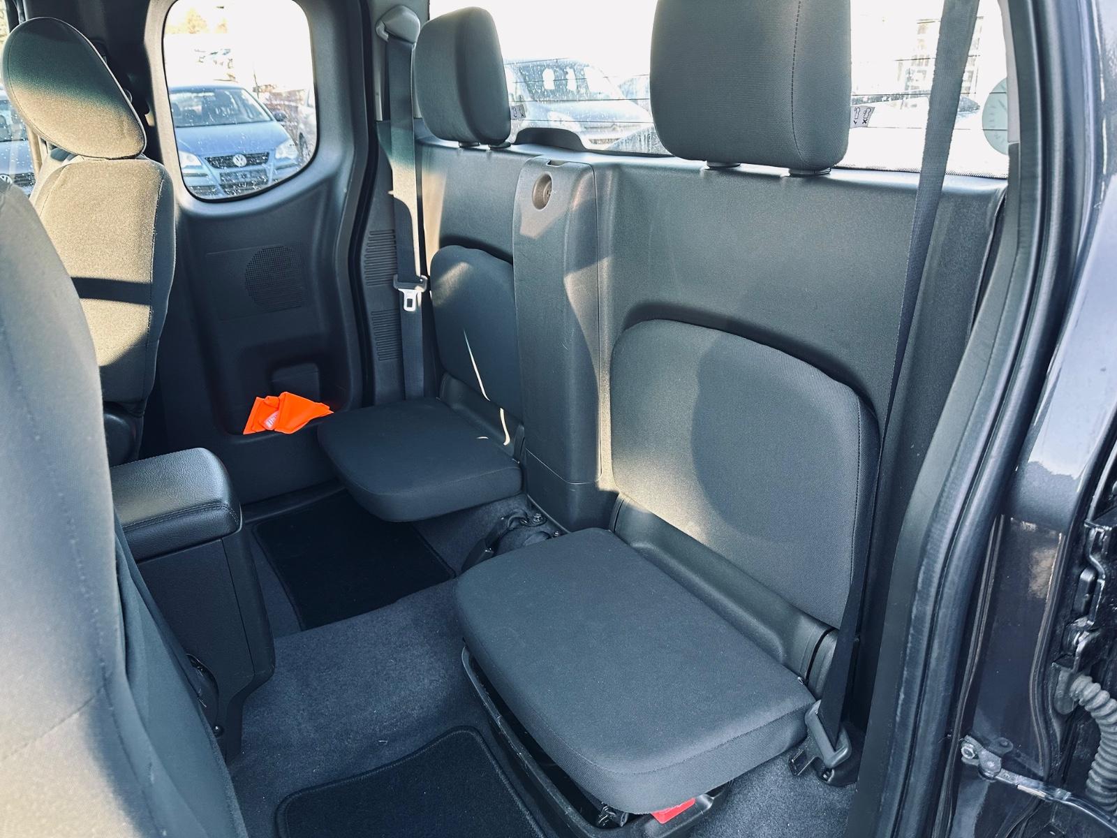 Nissan Navara King Cab 190CH | 4x4 | GPS | Caméra | Attelage