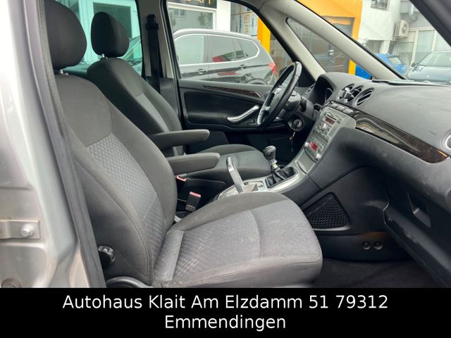 Fahrzeugabbildung Ford Galaxy Ghia 7 Sitze